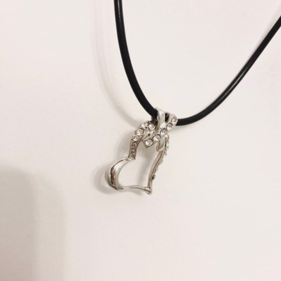 Sparkly Heart Necklace ♥ - Picture 3 of 5